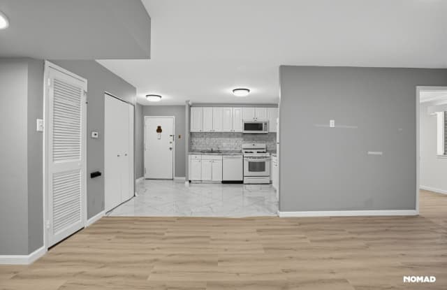 Charming 3BR Condo in Montgomery Village Gallery 4