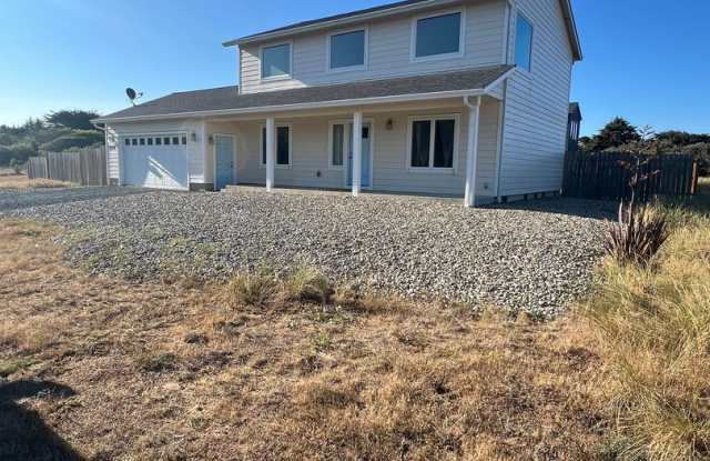 Beautiful 3 bedroom, 2 1/2 bath House with Ocean View! Gallery 3