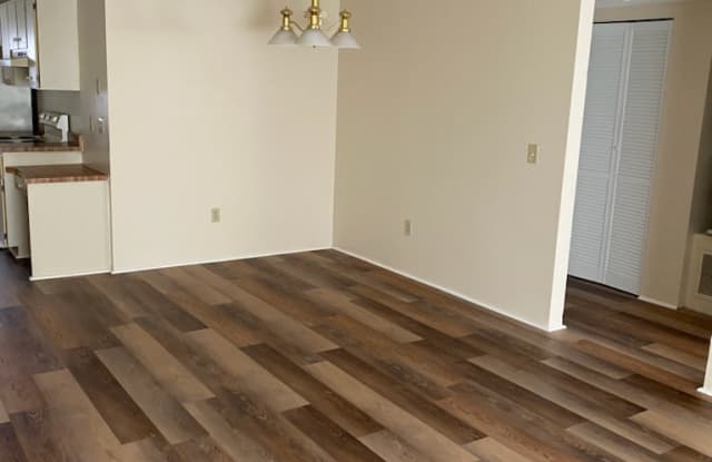 670 W Rosewood Ln Gallery 2