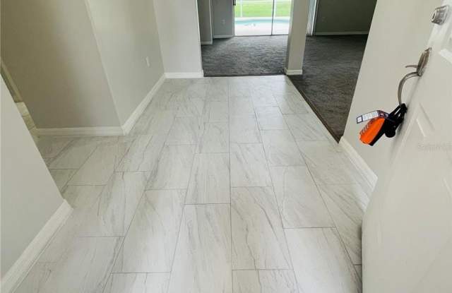 1738 GOLFVIEW Drive Gallery 4