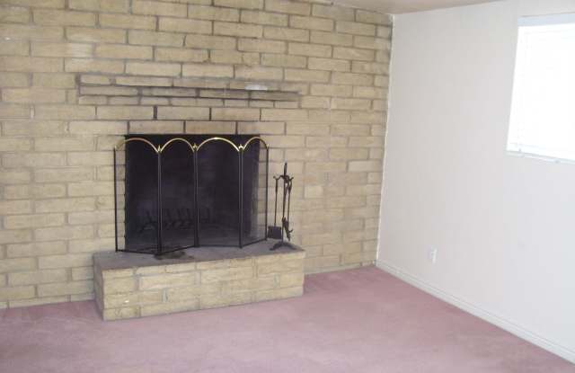 1444 E GRISWOLD Road Gallery 4