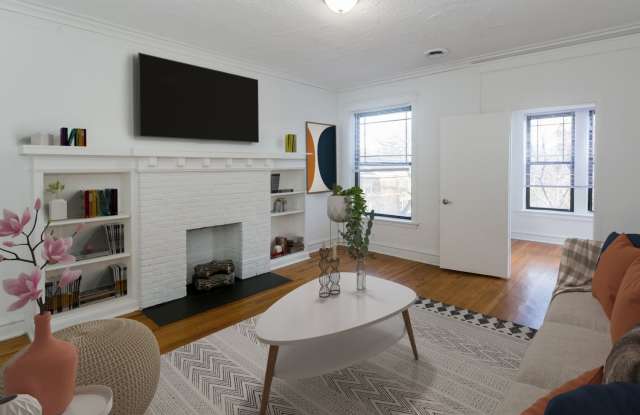 5452 S Ellis Gallery 2