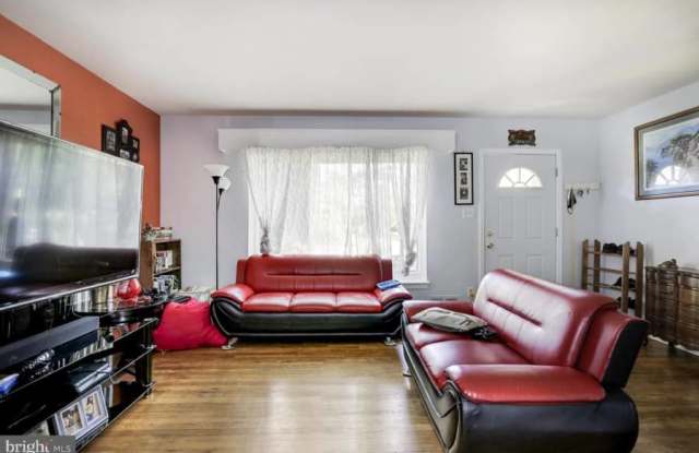 11113 Dodson Ln Gallery 3