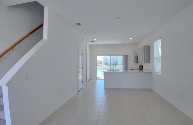 3191 SKYLINE Loop Gallery 2