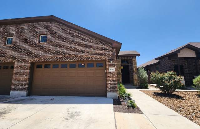 Close to Creekside Shopping & Restaurants / Fenced in Yard / CISD photos photos