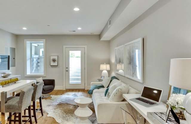 Beautiful 1 Bedroom Abode Off of U Street! - 2024 16th Street Northwest, Washington, DC 20009