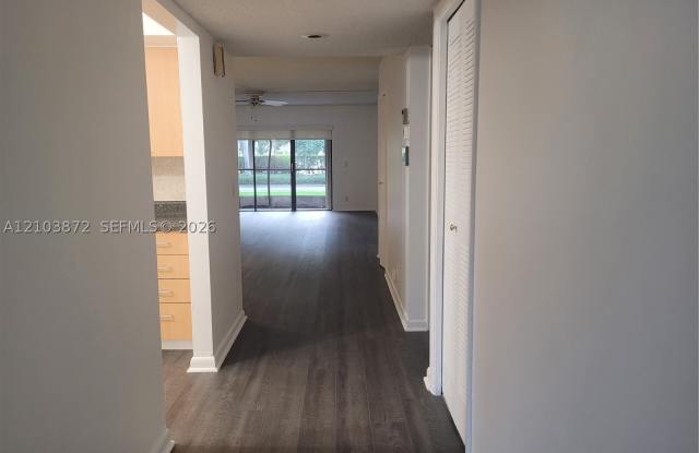 334 Lakeview Dr Gallery 1