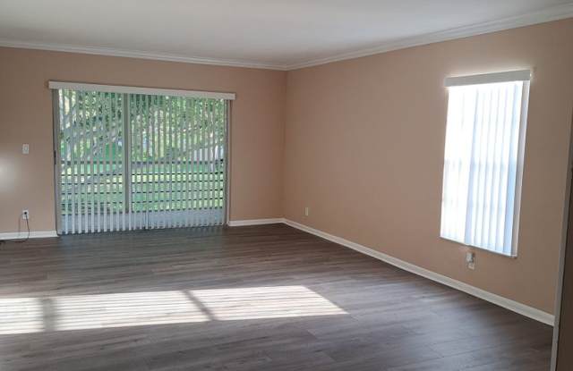 Beautiful 2  bedroom 2 bath Cond in heart of Delray Gallery 3