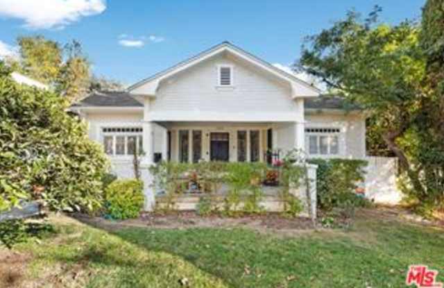 1350 North Orange Grove Avenue Gallery 3