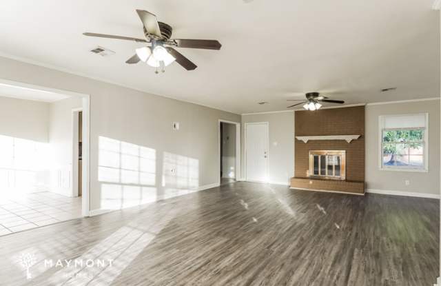 204 Navajo Drive Gallery 4