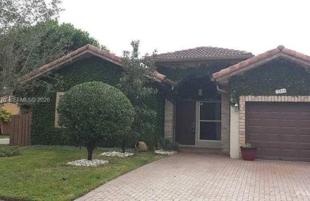 15826 SW 138th Ter photos photos