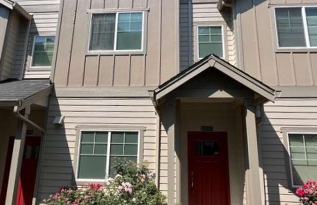 10308 SW Hollyridge Lane ~ Beautiful West Slope Tri-Level Condo Gallery 3