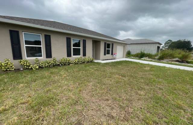 2613 62nd St W photos photos