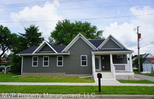 222 W Hamilton St. - 222 West Hamilton Street, West Salem, WI 54669