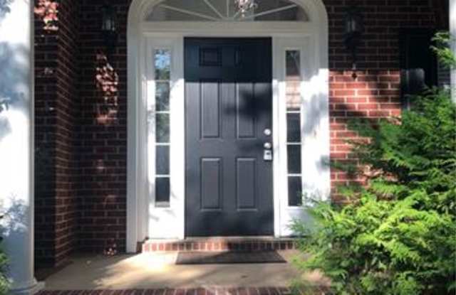 6611 Olmsford Drive Gallery 2