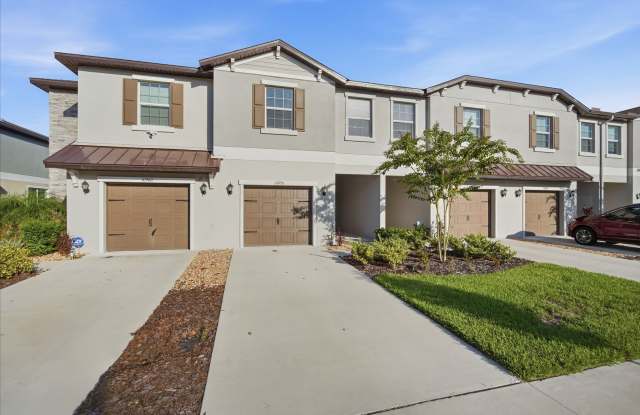 Newer 3Beds/2.5 Bths in Amenity Rich Area! Gallery 4