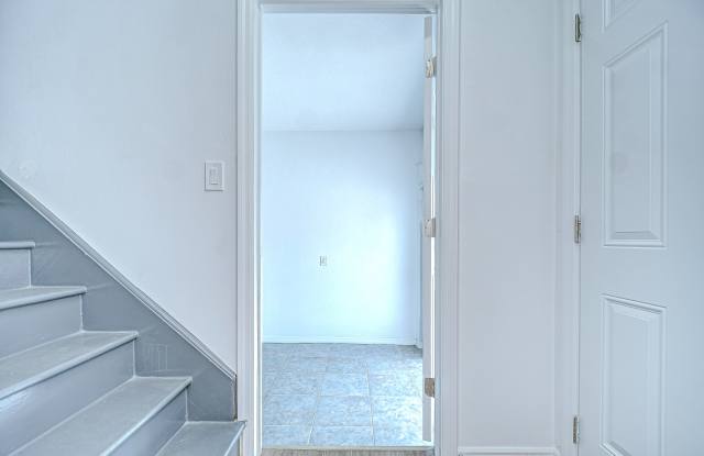 150 East Madeira Avenue - 3 Gallery 3