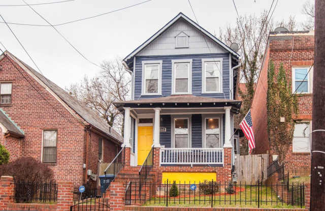 Anacostia Historic District W/Hardwoods, Back Deck  Patio Area! Available Now! photos photos