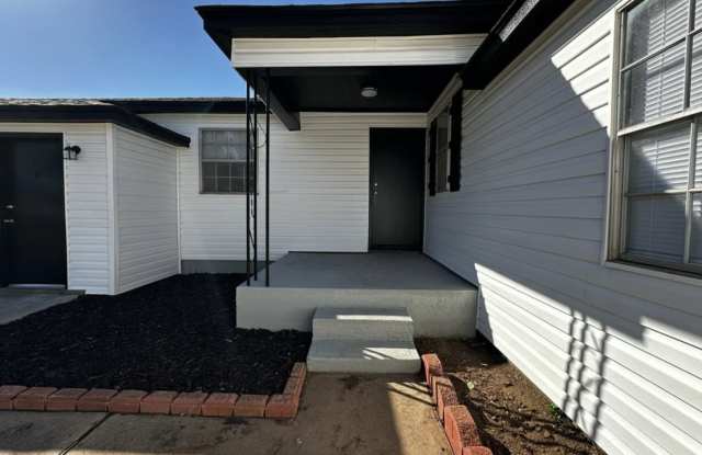 1308 Northwest Euclid Avenue - 3 photos photos