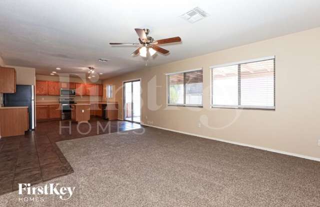 1205 East Desert Moon Trail Gallery 3