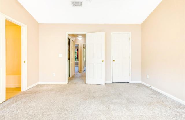 210 Swaying Pine Ct Gallery 4