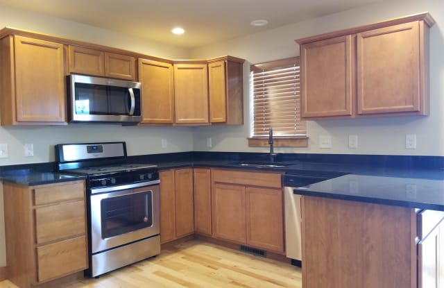 4443 Glenwood Drive Gallery 2