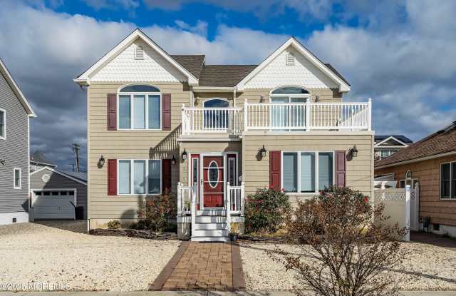 21 Magee Avenue - 21 Magee Avenue, Lavallette, NJ 08735