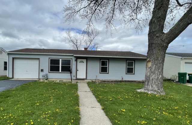 22 Arlington Drive - 22 Arlington Drive, Romeoville, IL 60446