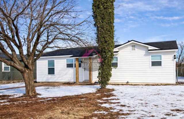 Adorable and fully remodeled 3 bedroom home! photos photos