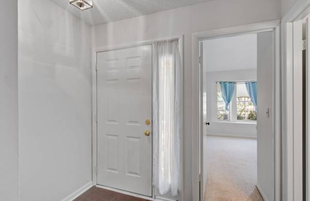 14 Townpark Ln Apt A Gallery 2