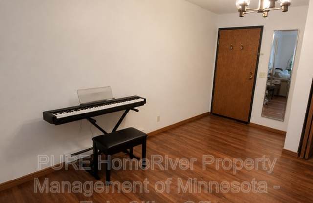 1207 Hewitt Ave photos photos