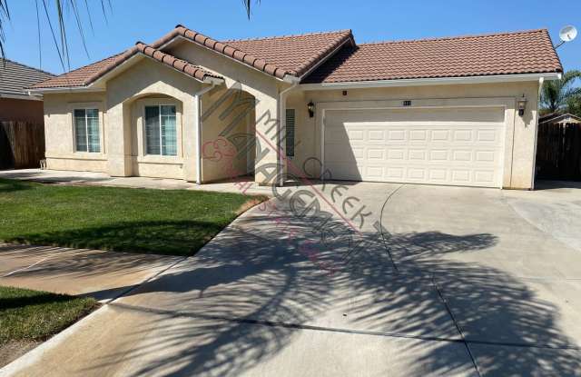 Lovely 3 Bed/2 Bath w/Yard Care Included Located near access to Hwy 65  Shopping! photos photos