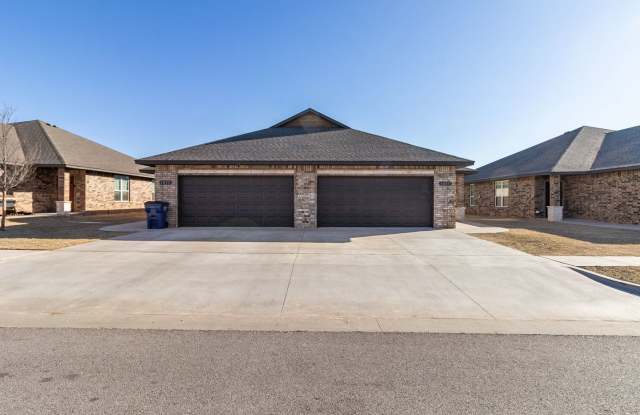 3br 2ba duplex with 2 car garage! photos photos