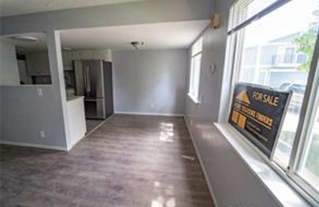 1213 S. Wheeling Way Gallery 2