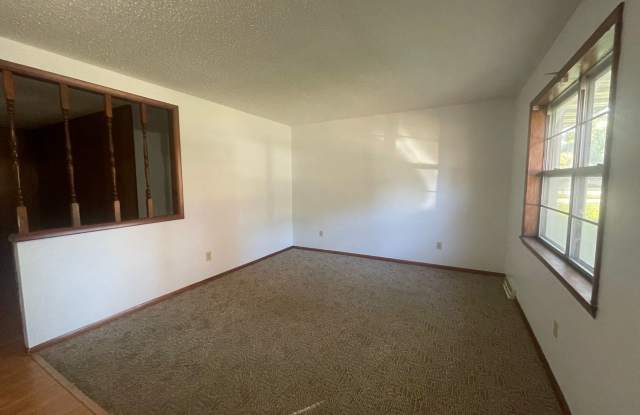 1157 E Rosebrier Gallery 2