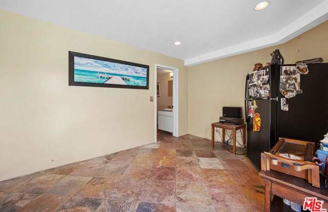 229 Rees Street photos photos