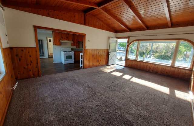 Quaint home walking distance to Covington Park - 11156 Morongo Way, Morongo Valley, CA 92256