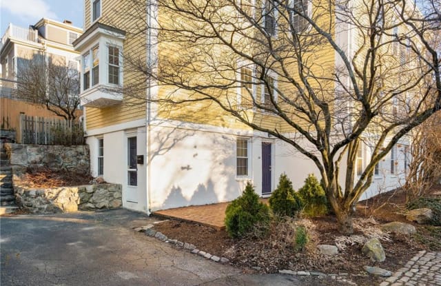 18 Halsey Street - 18 Halsey St, Providence, RI 02906