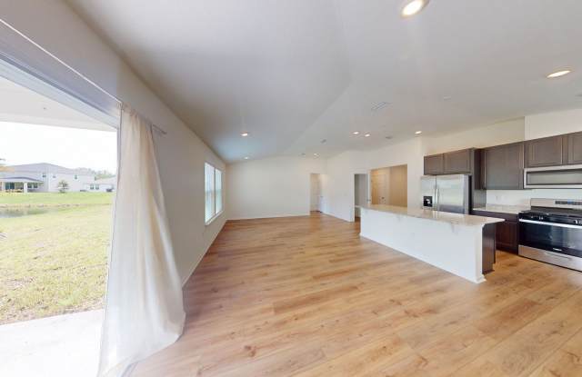 Spacious 3Bed/ 2Bath Home In Copper Creek! **$500 OFF FIRST FULL MONTH RENT** photos photos