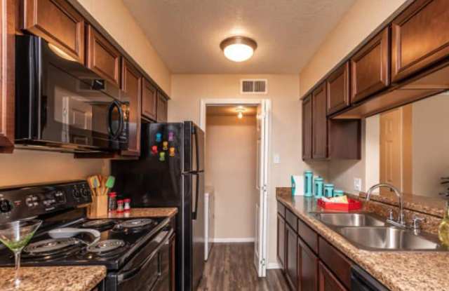 16582 Henderson Pass Gallery 2