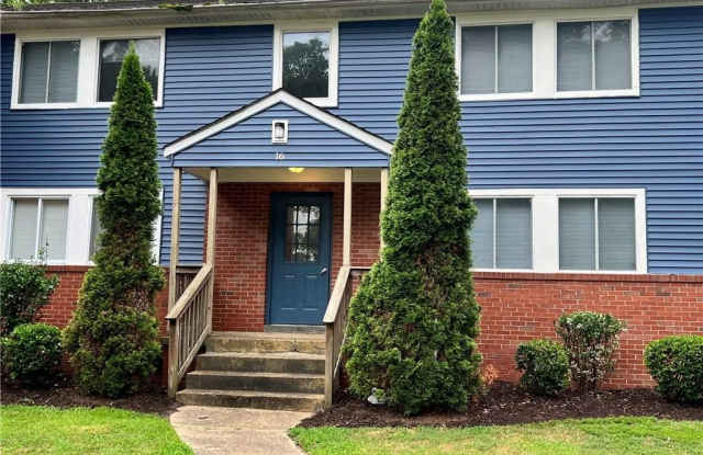 16 Pollux Circle E - 16 Pollux Circle East, Portsmouth, VA 23701