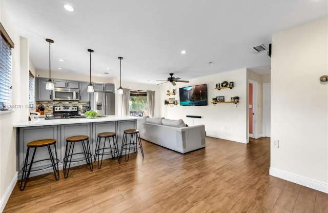 6236 SW 136th Ct - 6236 Southwest 136th Court, Kendale Lakes, FL 33183
