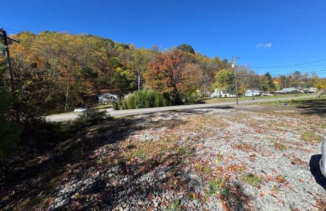 RT 16/ NEAR SOPHIA, 330 ROBERT C. BYRD DR. Gallery 4