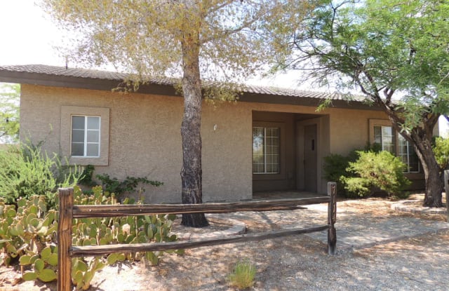 7114 E GLORIA Lane - 7114 East Gloria Lane, Scottsdale, AZ 85266