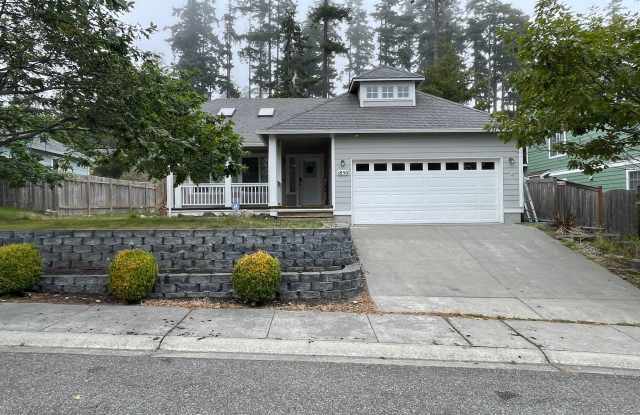 Lovely Single Story 3 Bedroom Home. Small Pet Friendly, $200 Move In Credit! - 1850 Southwest Sunnyside Avenue, Oak Harbor, WA 98277