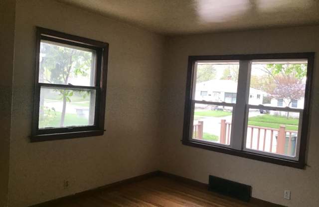 3 Bedroom single family home - 5054 North 48th Street, Milwaukee, WI 53218 3 Bedroom single family home - 5054 North 48th Street, Milwaukee, WI 53218