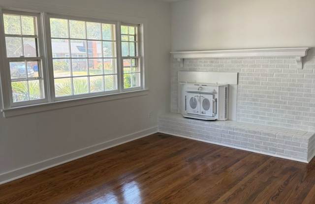 Chesterfield - Remolded 2 Bedroom, 1 Bath Gallery 1