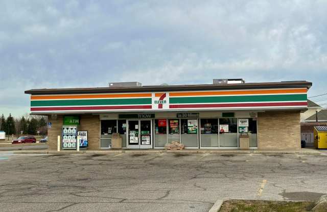 13805 Plumbrook photos photos