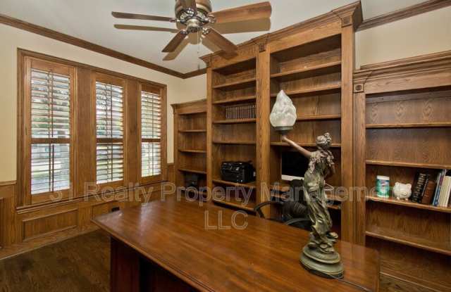 938 Nightingale Dr Gallery 3