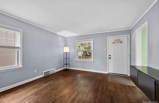 825 N Edison Avenue Gallery 2